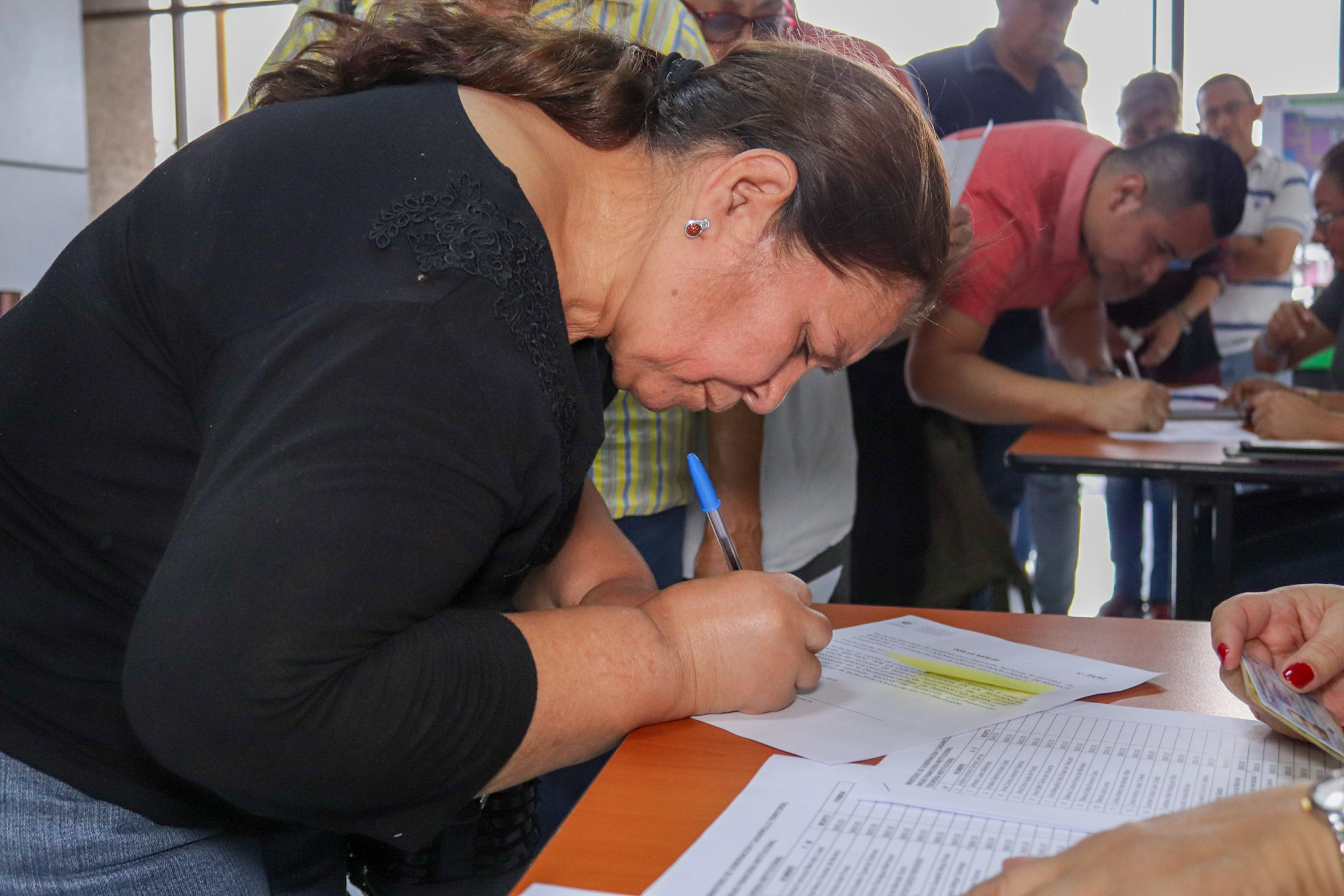 Gobernación realiza cuarto desembolso para familias afectadas por la cárcava en la residencial Santa Lucía